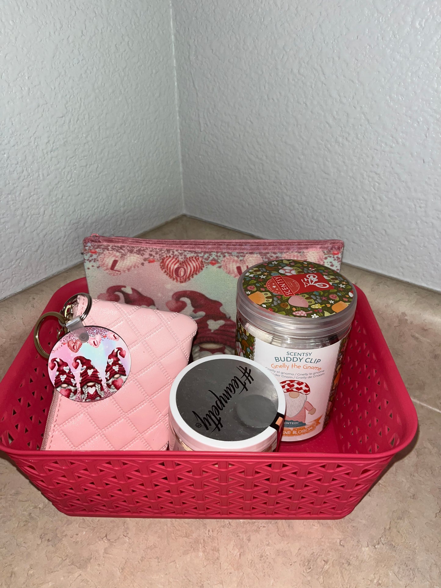 Valentine gnomes basket