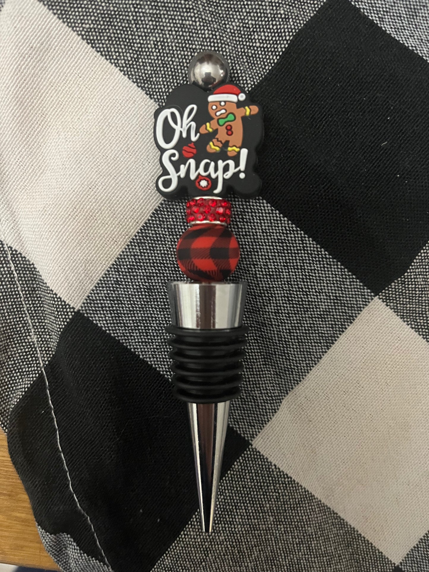 Wine bottle stopper